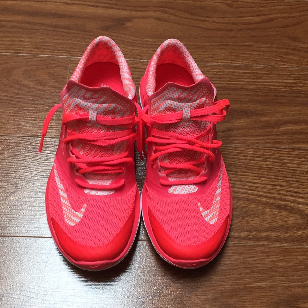 Nike Fitsole womens 7.5 sneakers shoes neon coral